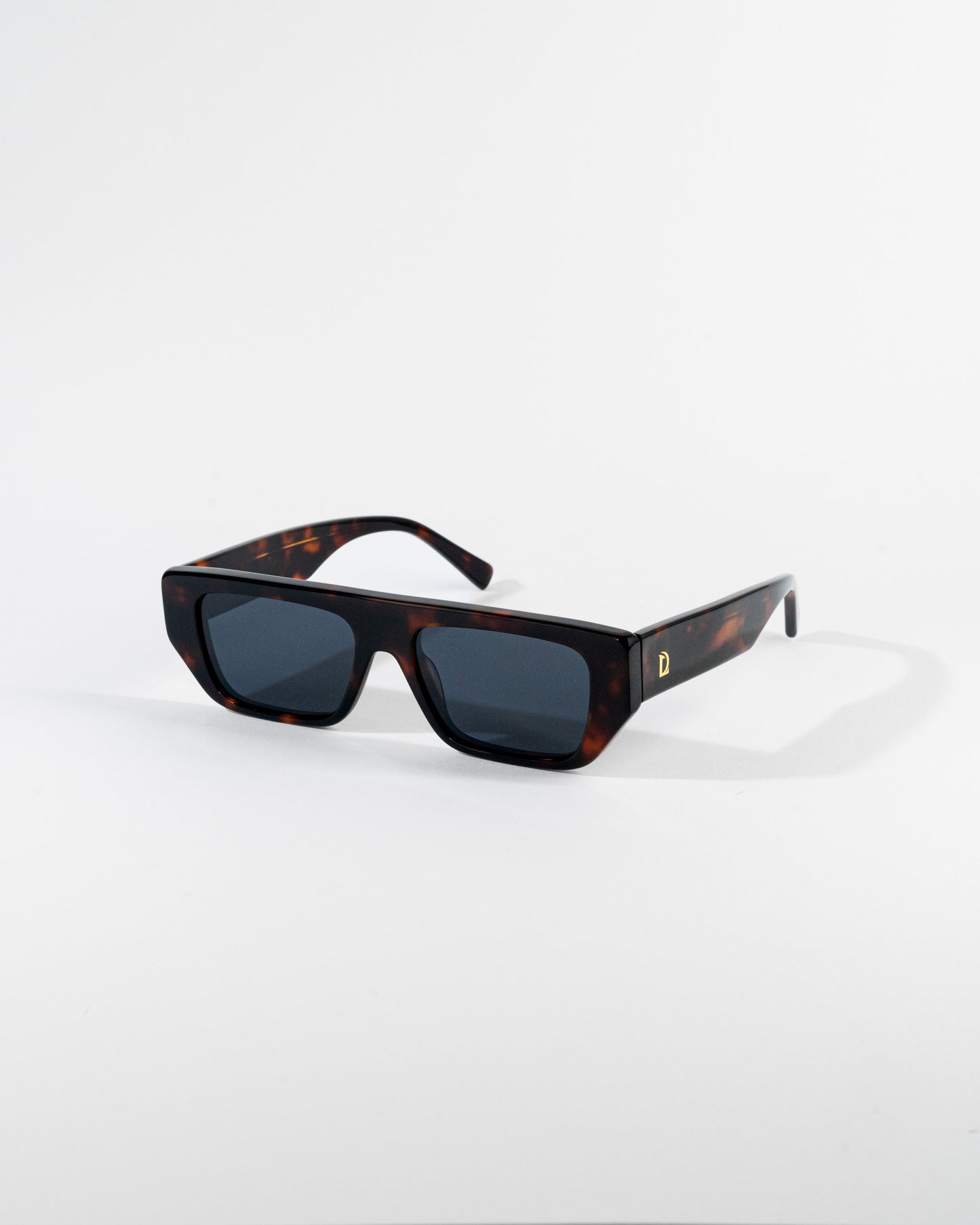 High-quality acetate polarized sunglasses with UV 400 protection