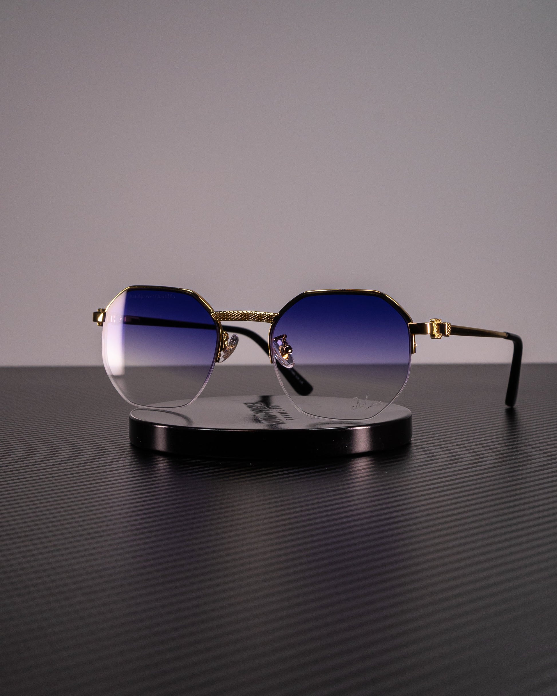 High-quality half-frame sunglasses with UV 400 protection