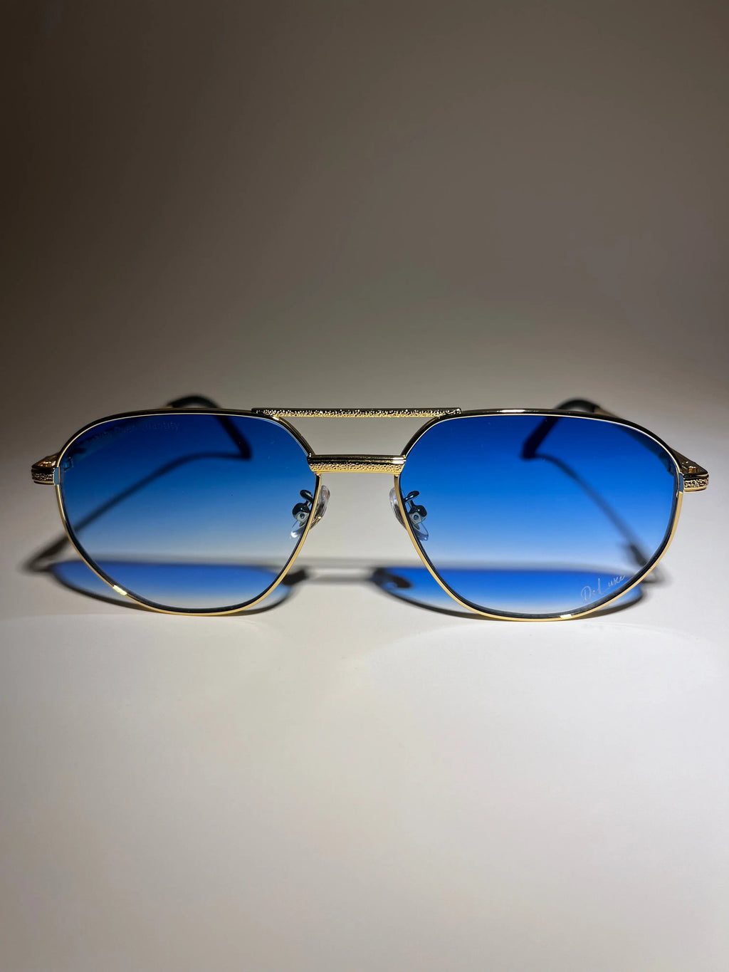 Oval UV 400 Sunglasses - DeLuxe YUL