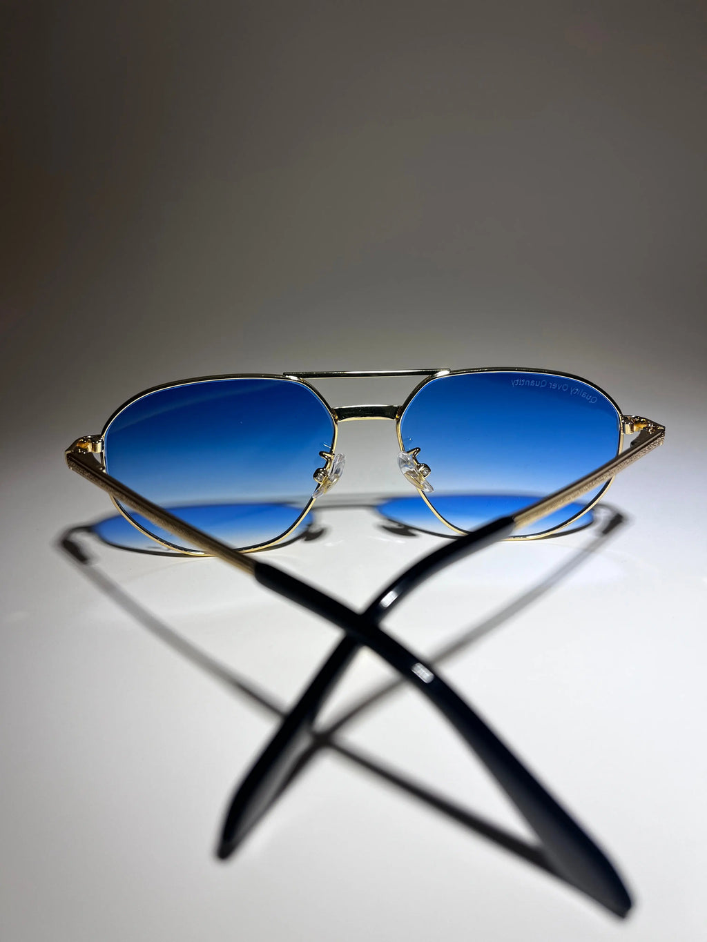 Oval UV 400 Sunglasses - DeLuxe YUL