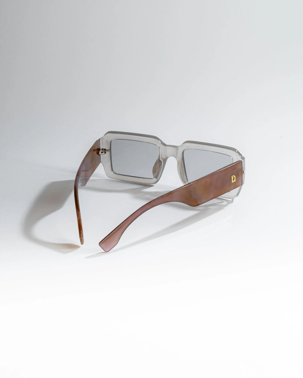 High-quality Rectangle sunglasses with UV 400 protection