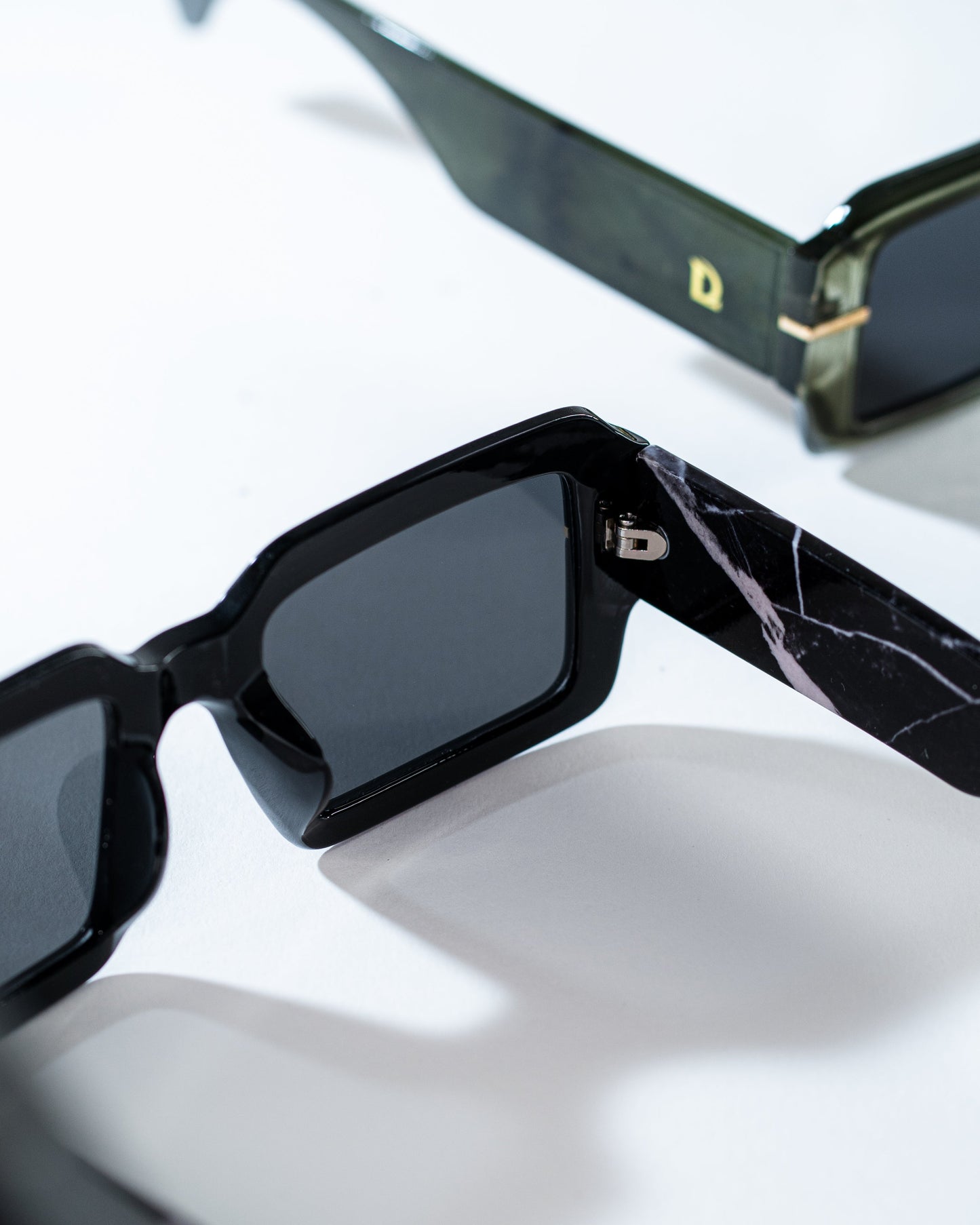 High-quality Rectangle sunglasses with UV 400 protection