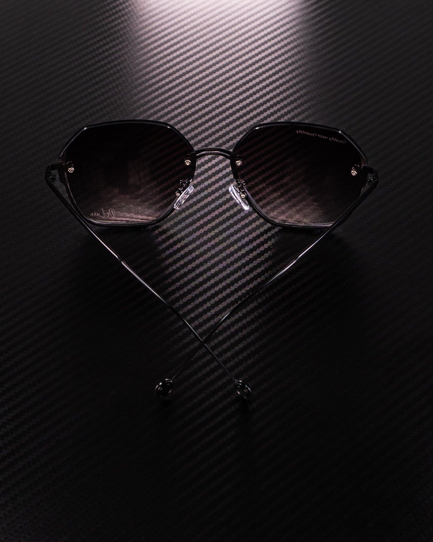 High-quality Oversized sunglasses with UV 400 protection